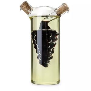 NWT True Napa glass cruet, 2-in-1 oil & vinegar server. Hand blown glass
